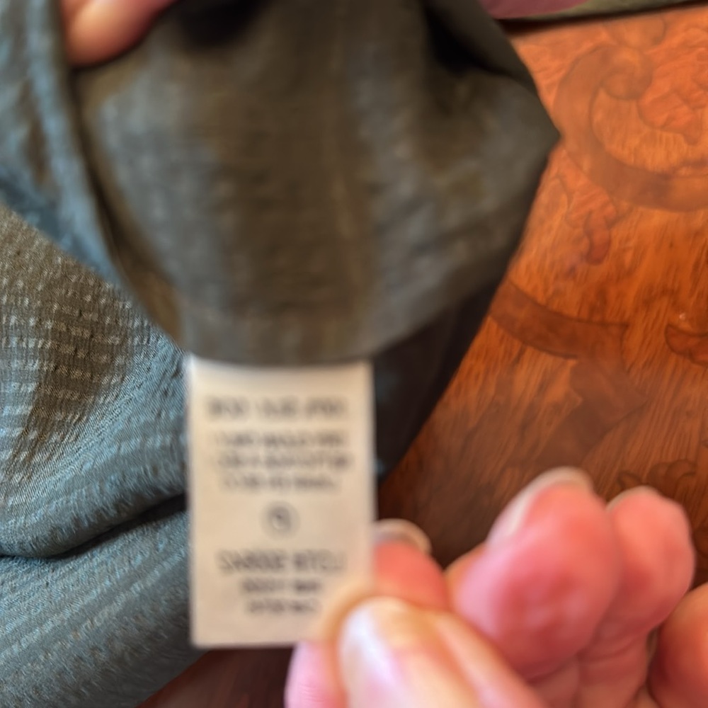 COPY - Dana Buchman Puff Sleeve Blouse - Picture 4 of 4